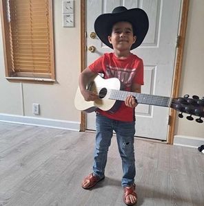 Meet your Posher, Felipe